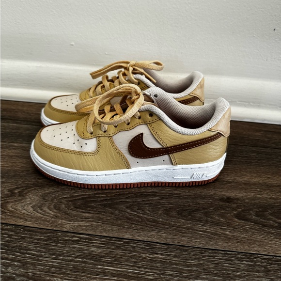 Children’s Nike FORCE 1 LV8 ‘ALE BROWN' - Picture 3 of 6